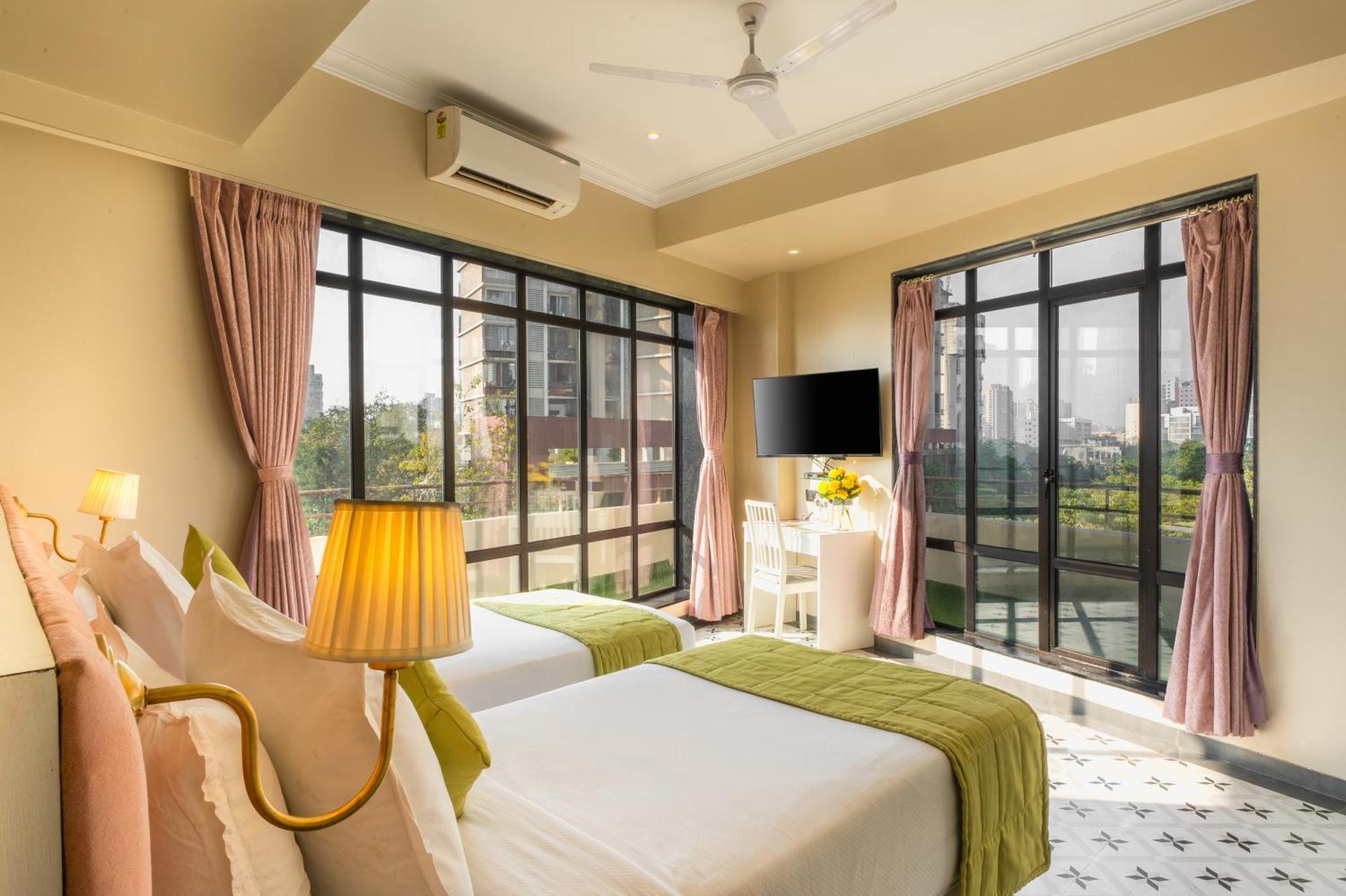 Arnna Hotel - Goregaon Mumbai Exterior foto